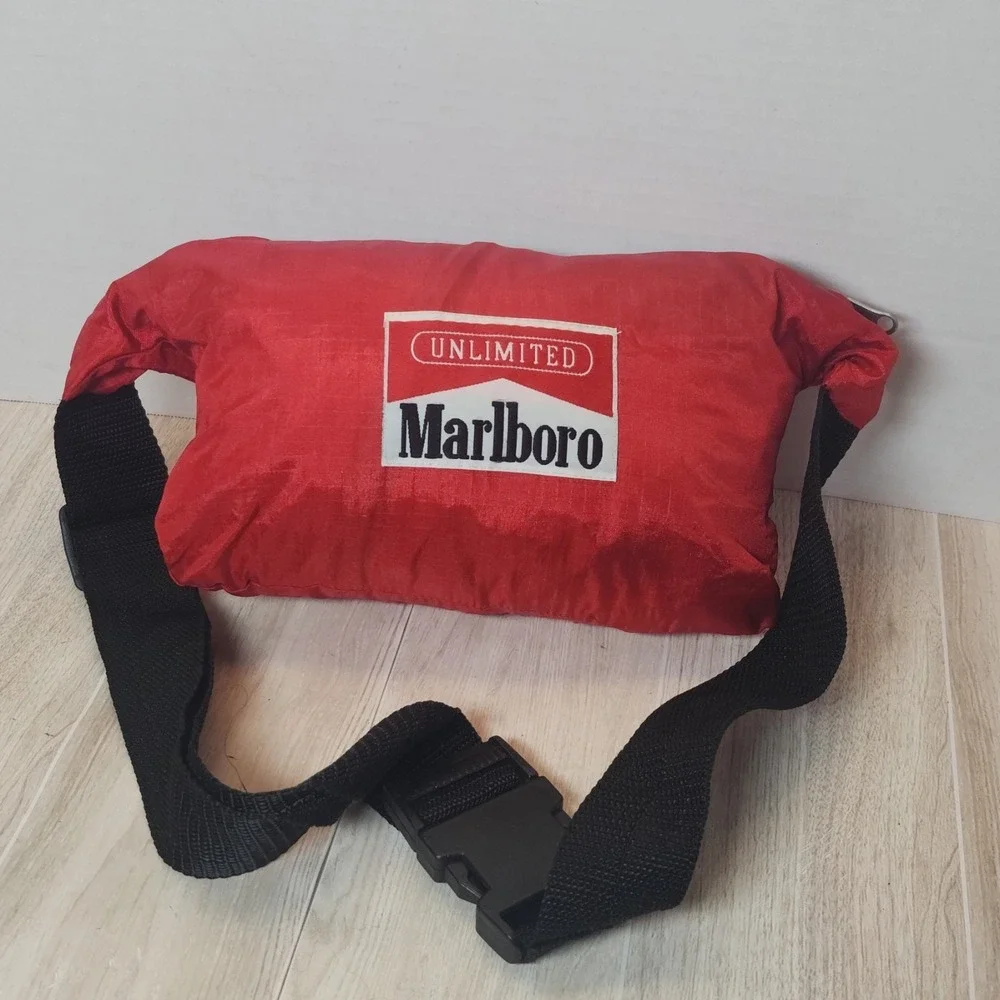 Vintage Marlboro Unlimited Red Pullover Rain Jacket Windbreaker/Bag Size XL - Picture 1 of 14
